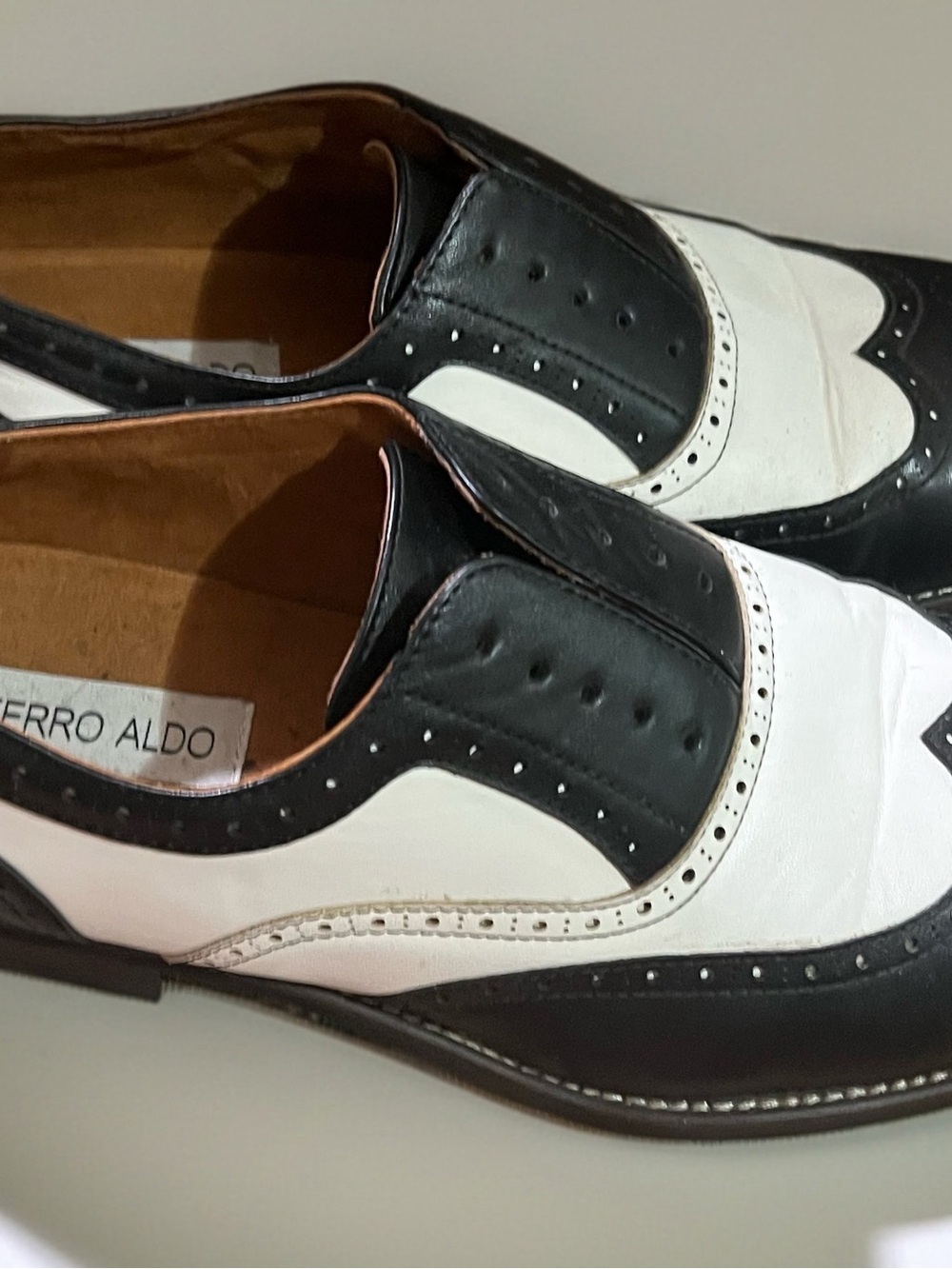 Ferro Aldo Two-Tone Wingtip Oxfords